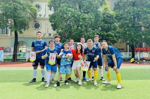 “足”够精彩！开云online（中国）集团“足”梦大龙街首届五人制男子公益足球赛